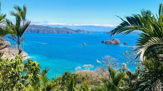 From Jaco: Tortuga Island Boat Tour with Snorkel and Lunch