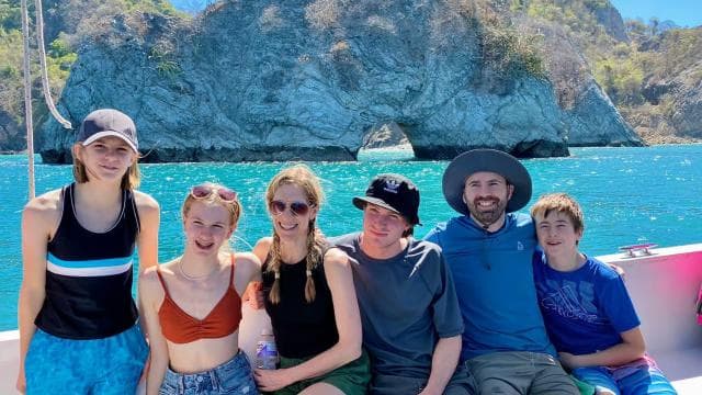 From Jacó: Isla Tortuga Small-group Adventure Tour