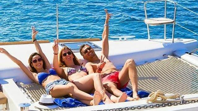 Fajardo: Afternoon Sailing Charter with Appetizers & Drinks