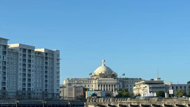 San Juan: Old San Juan Sunset Cruise with Drinks & Transfer