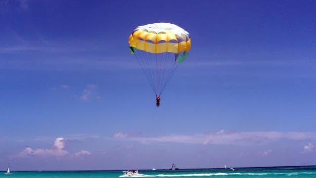 Punta Cana: Parasailing Adventure with Hotel Pickup