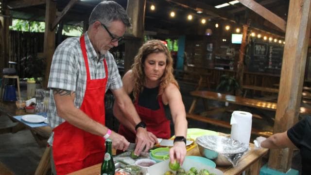 La Fortuna: Organic Farm Visit & Farm-to-Table Cooking Class