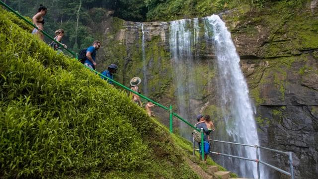Manuel Antonio: Eco Chontales Waterfall Hike with Lunch