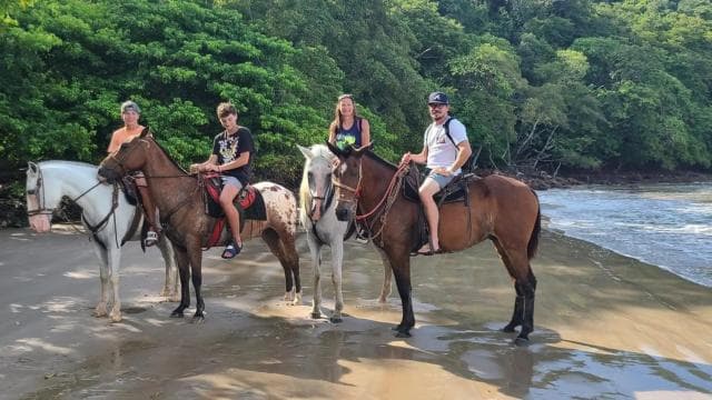 2 Hours Beach Horseback Riding