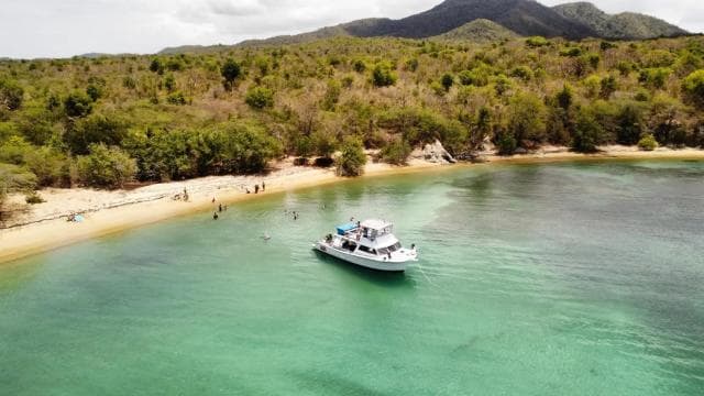 Fajardo: Snorkeling Boat Tour with Snacks and Drinks