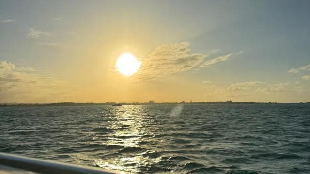 San Juan: Old San Juan Sunset Cruise with Drinks & Transfer