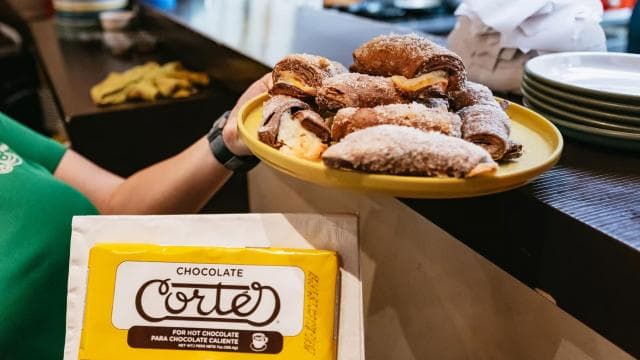 San Juan: Old Town Foodie Walking Tour with Tastings