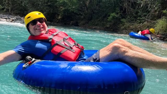 Río Celeste Tubing – Guided Adventure with Natural Pools