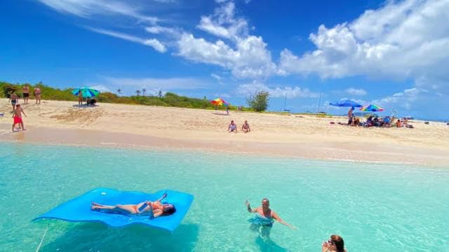 Fajardo: Private Half-Day Boat Charter to Icacos or Palomino