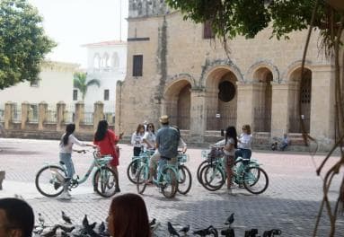 Private: Santo Domingo: Colonial Zone Guided Bike Tour
