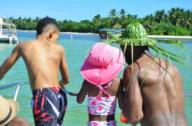 Punta Cana: Catamaran Tour with Reef Snorkeling and Open Bar