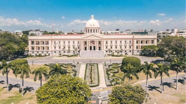 Santo Domingo: City & Shopping Tour from Bayahibe