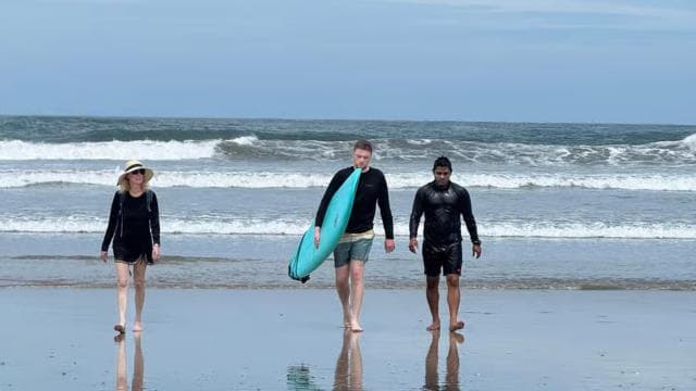 Nosara: Playa Guiones Surf Lesson with Local Instructor