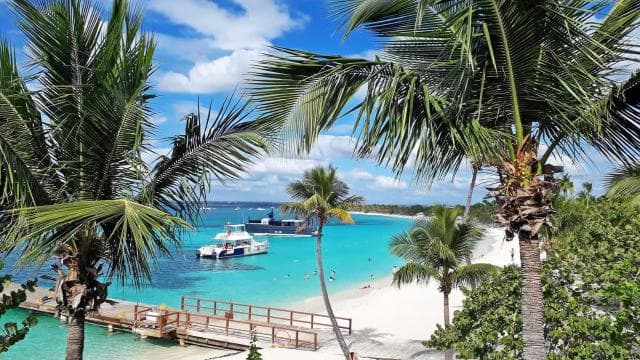 Punta Cana: Full Day Boat Trip to Catalina Island with Lunch
