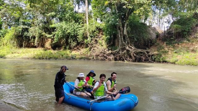 La Fortuna: Rio Penas Blancas Safari Float Tour