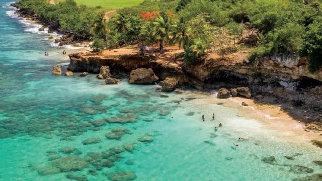 Puerto Rico: Cueva del Indio, Waterfalls, & Beach Tour
