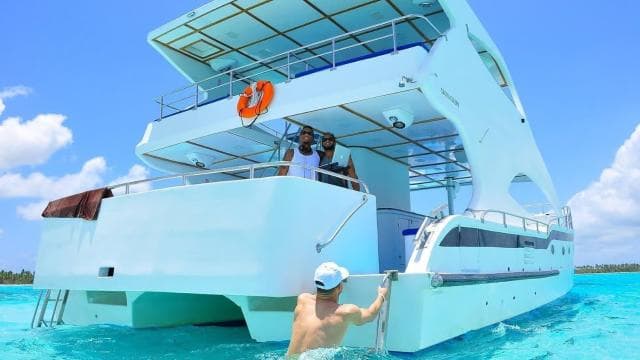 Bayahibe: Saona Island Catamaran Cruise with Natural Pool