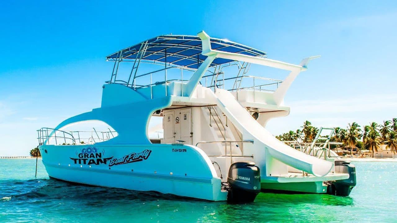 Punta Cana Party: Booze Cruise with Open Bar