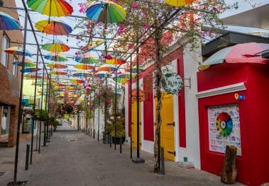 Puerto Plata: Walking Tour with Rum & Chocolate Tastings