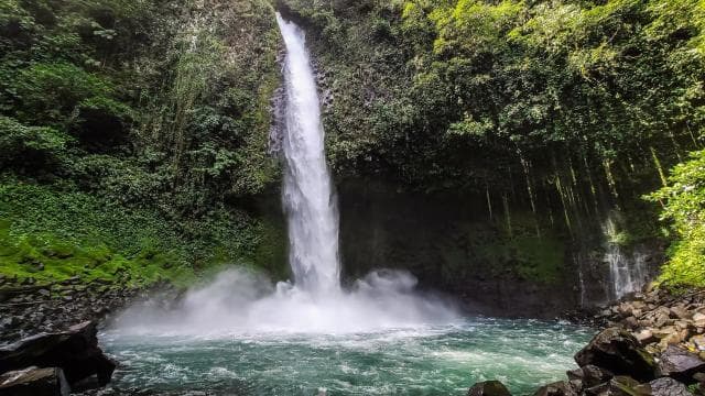 ARENAL VOLCANO BALDI HOT SPRINGS & LA FORTUNA WATERFALL