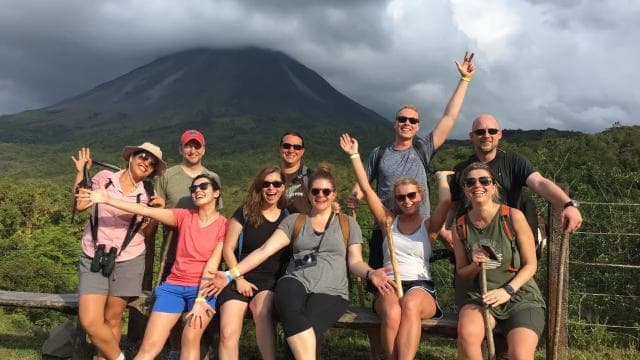 La Fortuna: Arenal Volcano and Waterfall Tour with Lunch