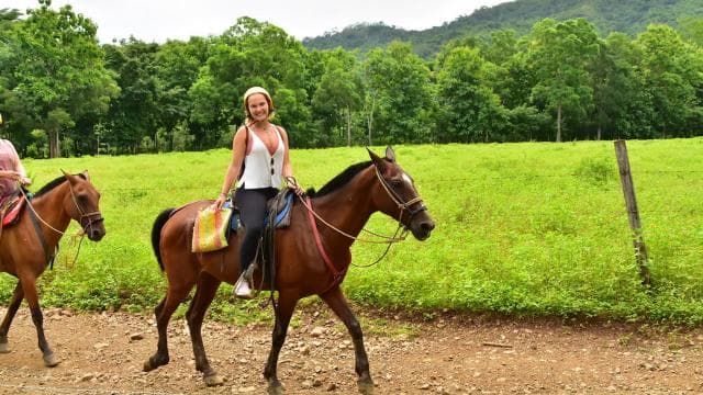 Jaco Beach: Zip-lining, Horseback Tour Combo