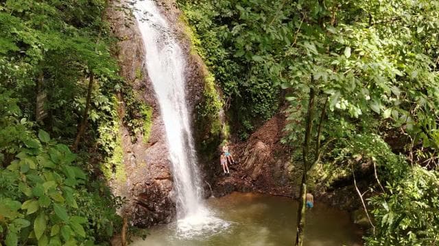Hike 10 Waterfalls in Jacó with Lunch included