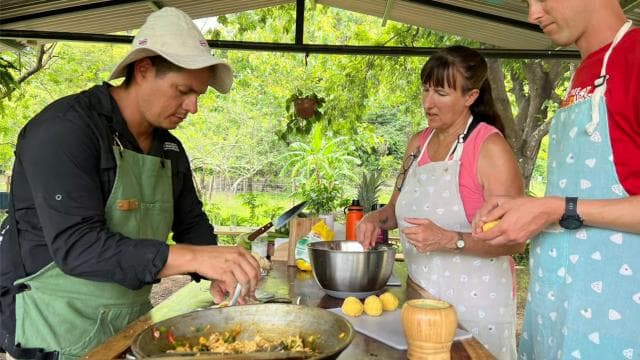 Nosara: Traditional Costa Rican Cooking Class and Meal