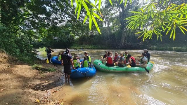 La Fortuna: Rio Penas Blancas Safari Float Tour