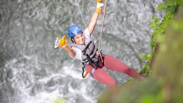 La Fortuna: Waterfall Rappelling and River Fun with Lunch