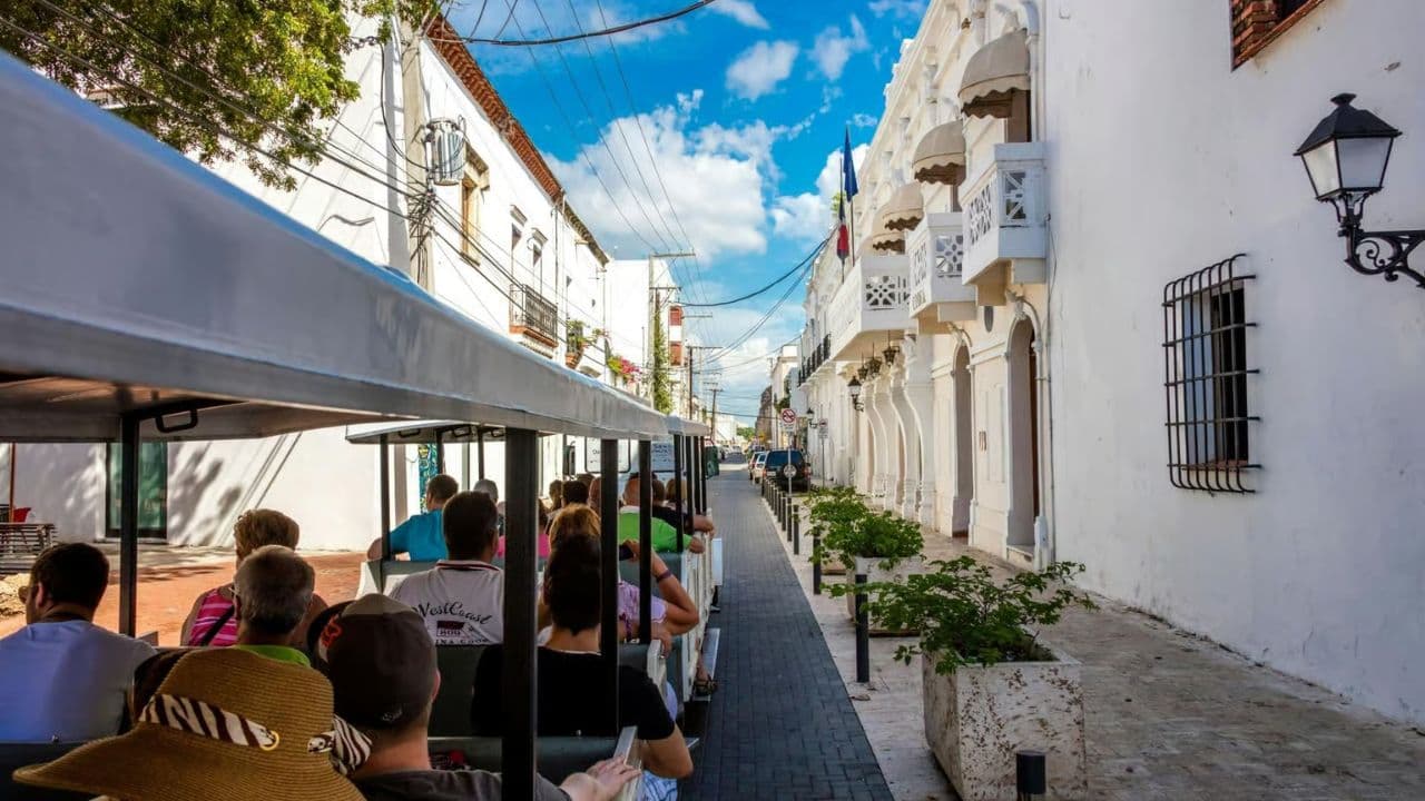 Santo Domingo Sightseeing Tour with Lunch