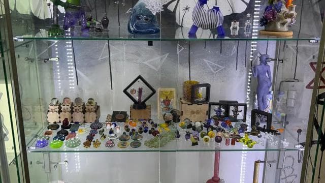 San Juan: Smoke shops adventure smoke friendly