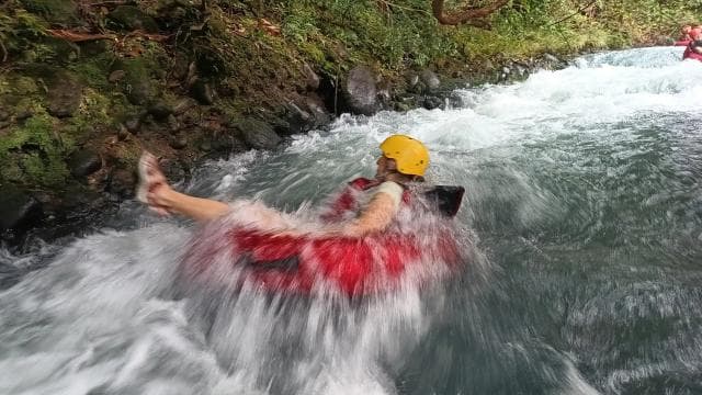 Tubing Tour Rio Celeste