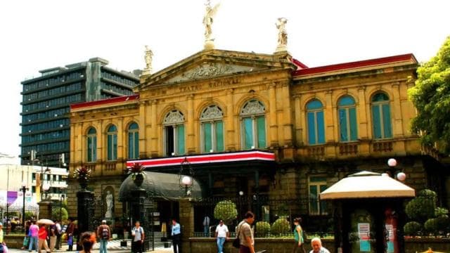 San José: Guided City Bus Tour With Lunch & Welcome Drink