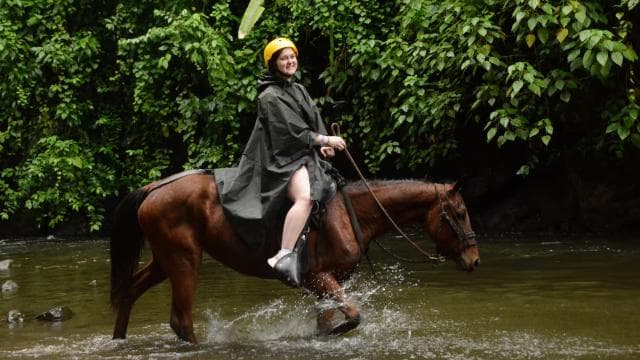 La Fortuna: Arenal River Horseback Riding