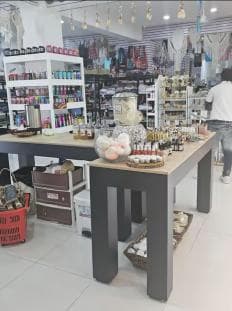 Punta Cana: Souvenir Shopping Tour with Traditional Tastings