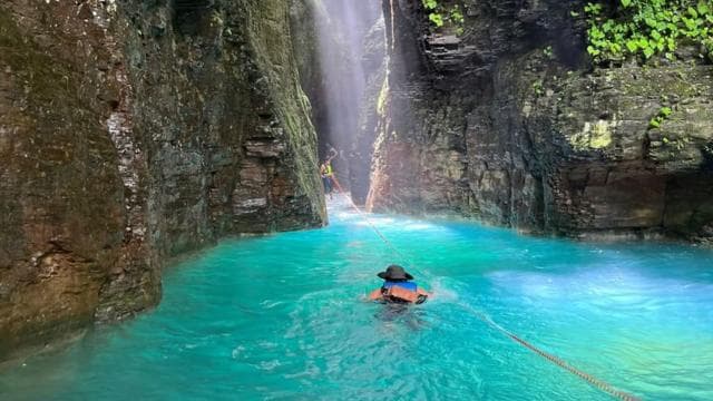 La Leona Waterfall Tour & Transportation