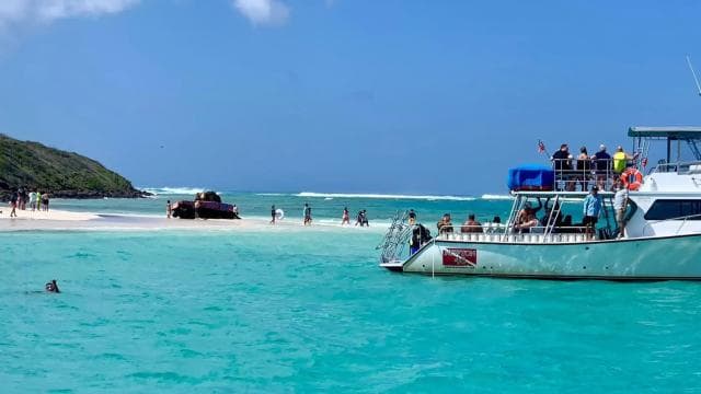 Fajardo: Culebra Island Guided Snorkeling Boat Tour