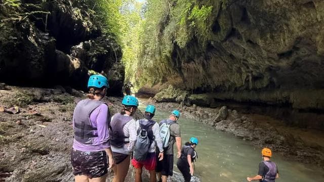 Puerto Rico: Tanama River Tubing & Cave Adventure in Arecibo
