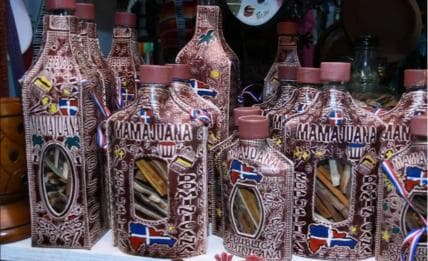 Punta Cana: Shopping Tour with Tastings and Pickup