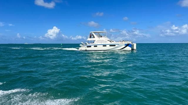 Fajardo: Private 47-F Catamaran Cruise with Drinks and Snack