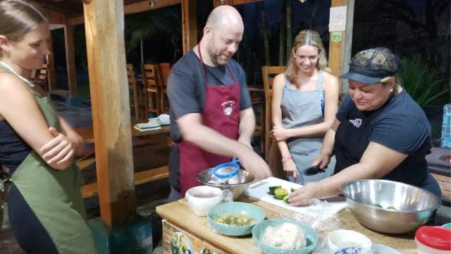 La Fortuna: Organic Farm Visit & Farm-to-Table Cooking Class
