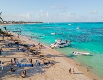 Punta Cana: Private Party Boat Cruise with Drinks and Snacks