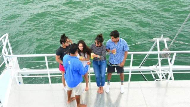 Manuel Antonio: Catamaran Cruise to Biesanz Bay with Lunch