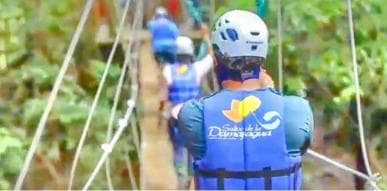 Private:Amber Cove: Zipline, Waterfalls, and Lunch Tour