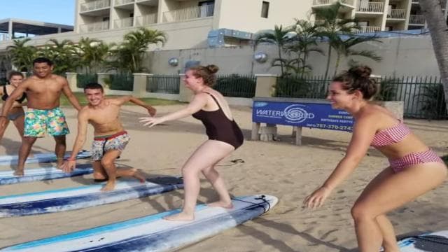 Carolina: Beginners Surf Lesson & Extended Surfboard Rental