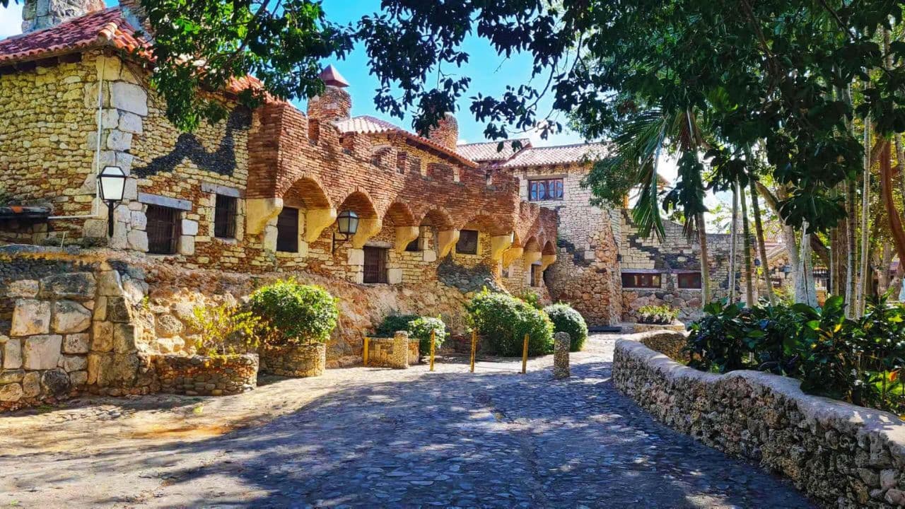 Punta Cana: Cuevas de las Maravillas and Altos de Chavón