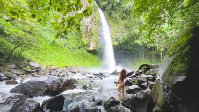 La Fortuna: Half-Day Waterfall Tour with Lunch