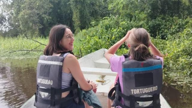 Tortuguero National Park: Canoe Tour with electric motor
