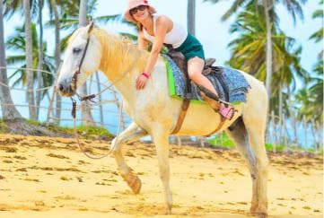 Punta Cana: Macao Beach & Forest Horseback Riding Tour